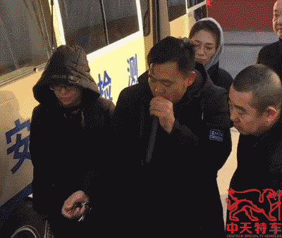 1545977565641626.gif 640.gif